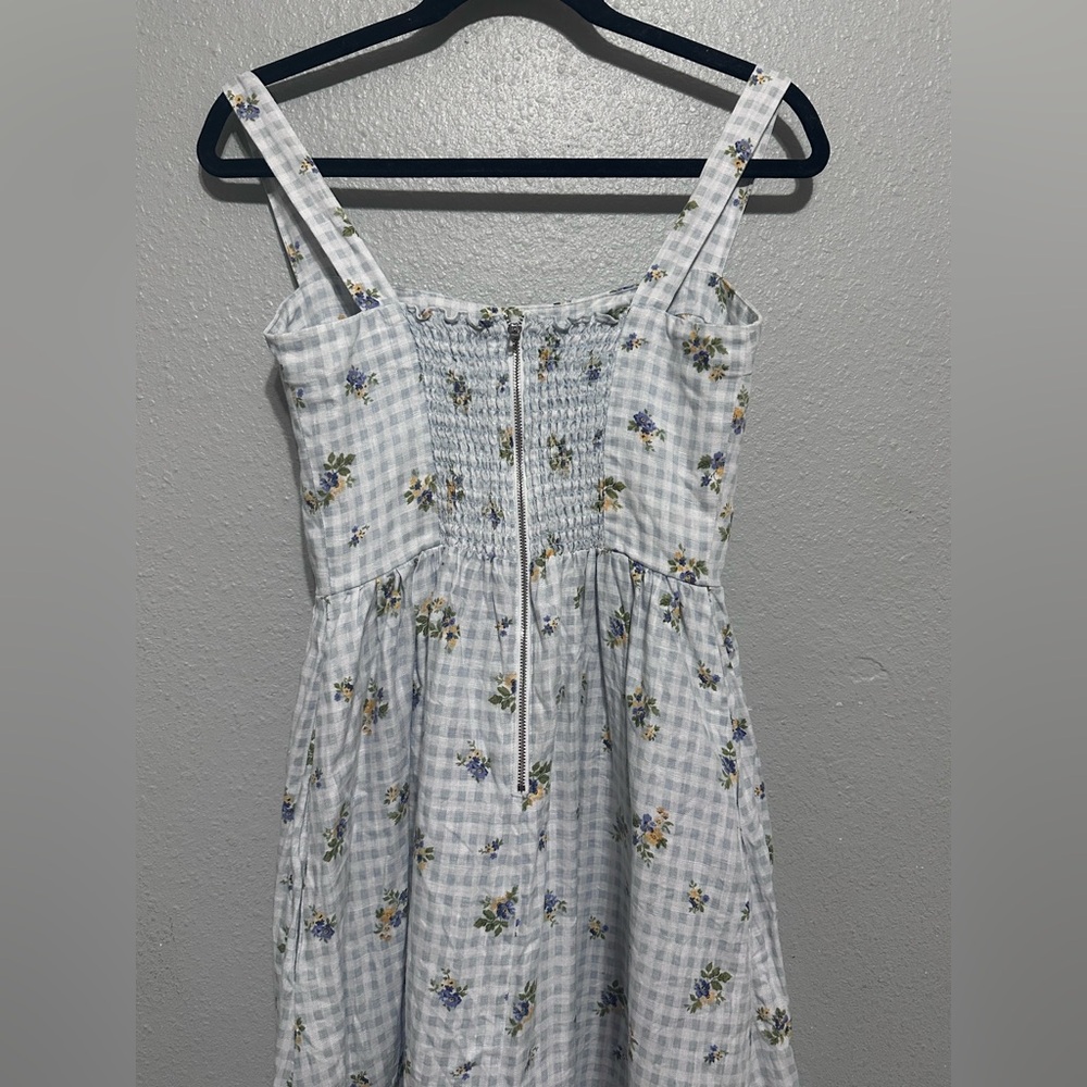 Like new, Reformation Maegan Linen Floral Dress
Wore once for birthday pictures - Picture 6 of 14